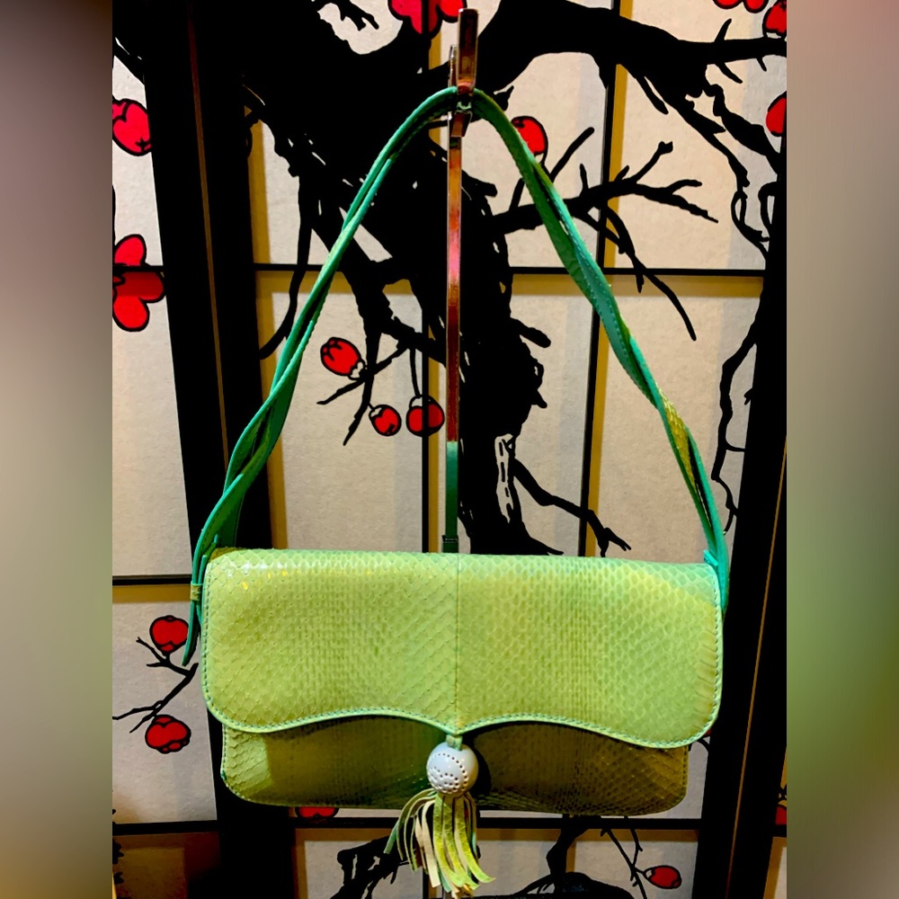 ULN 💝ESCADA small purse. - Picture 1 of 7